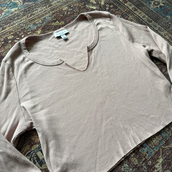 TOPSHOP V neck Long-sleeve Crop Top in Blush Colour - Picture 3 of 5